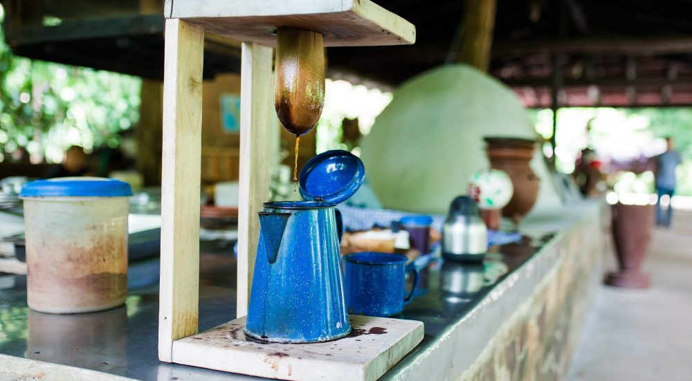 Traditional Costa Rican café chorreado demonstration